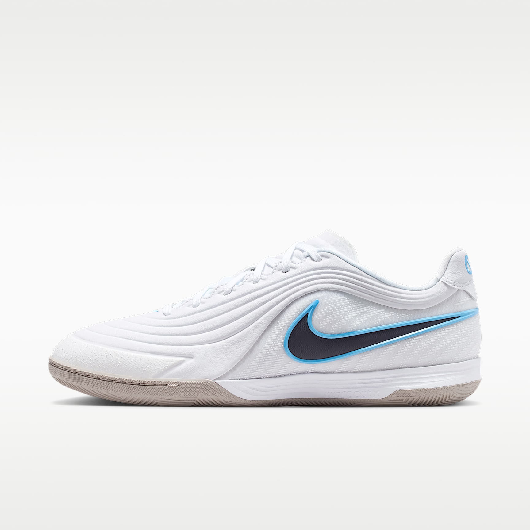 Nike Tiempo Reactgato Indoor/Court Low-Top Football Shoes. Nike LU